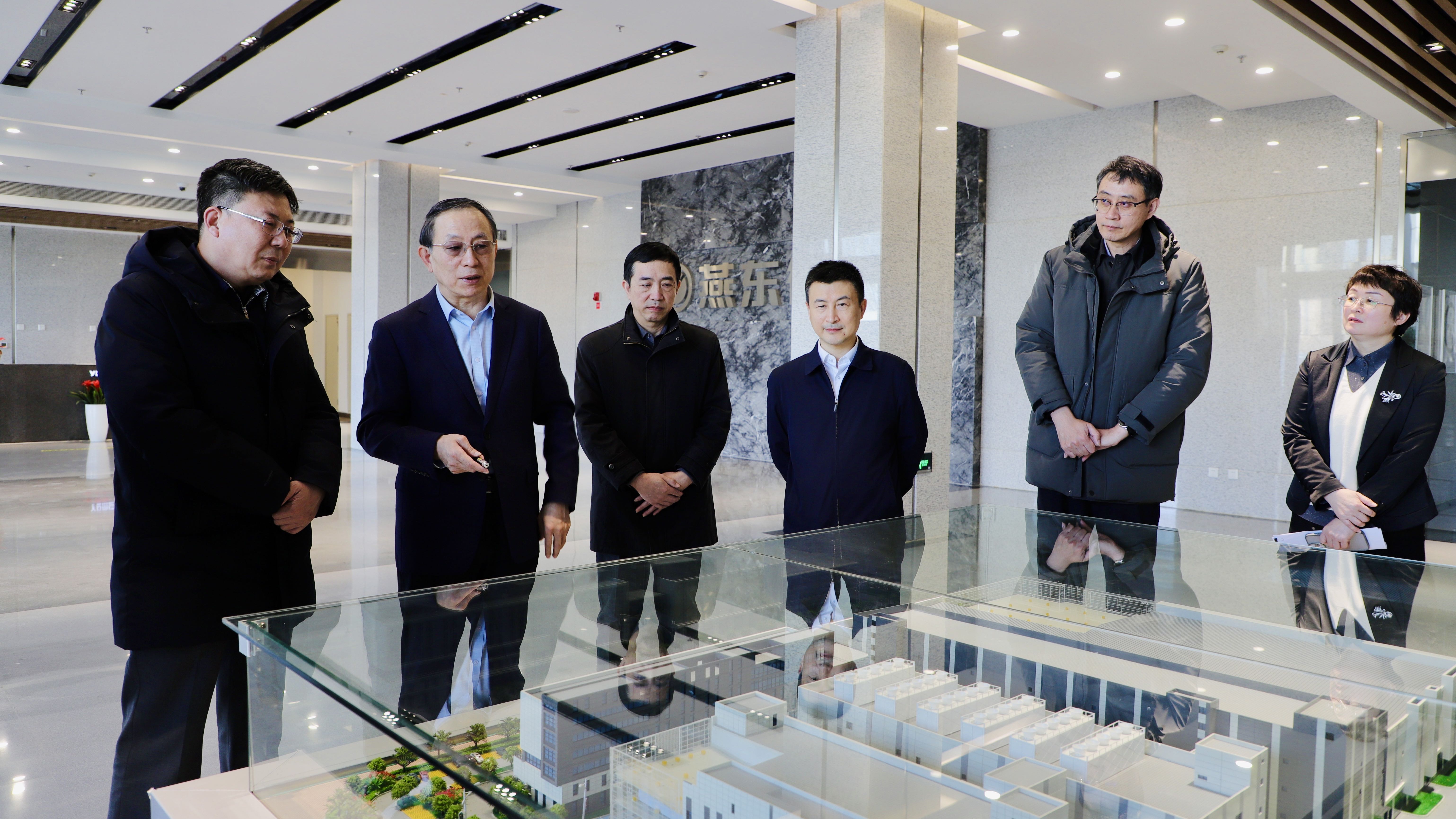 共建产教育人新模式，持续塑造发展新动能 ——北京市教委领导到必发微调研指导校企合作工作
